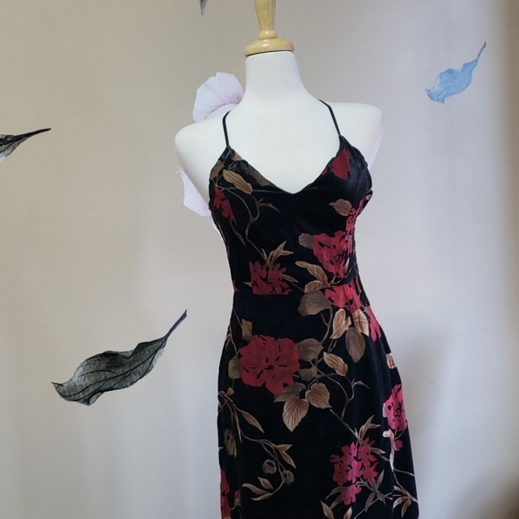Storee Red Floral Velvet Dress - Picture 2 of 8